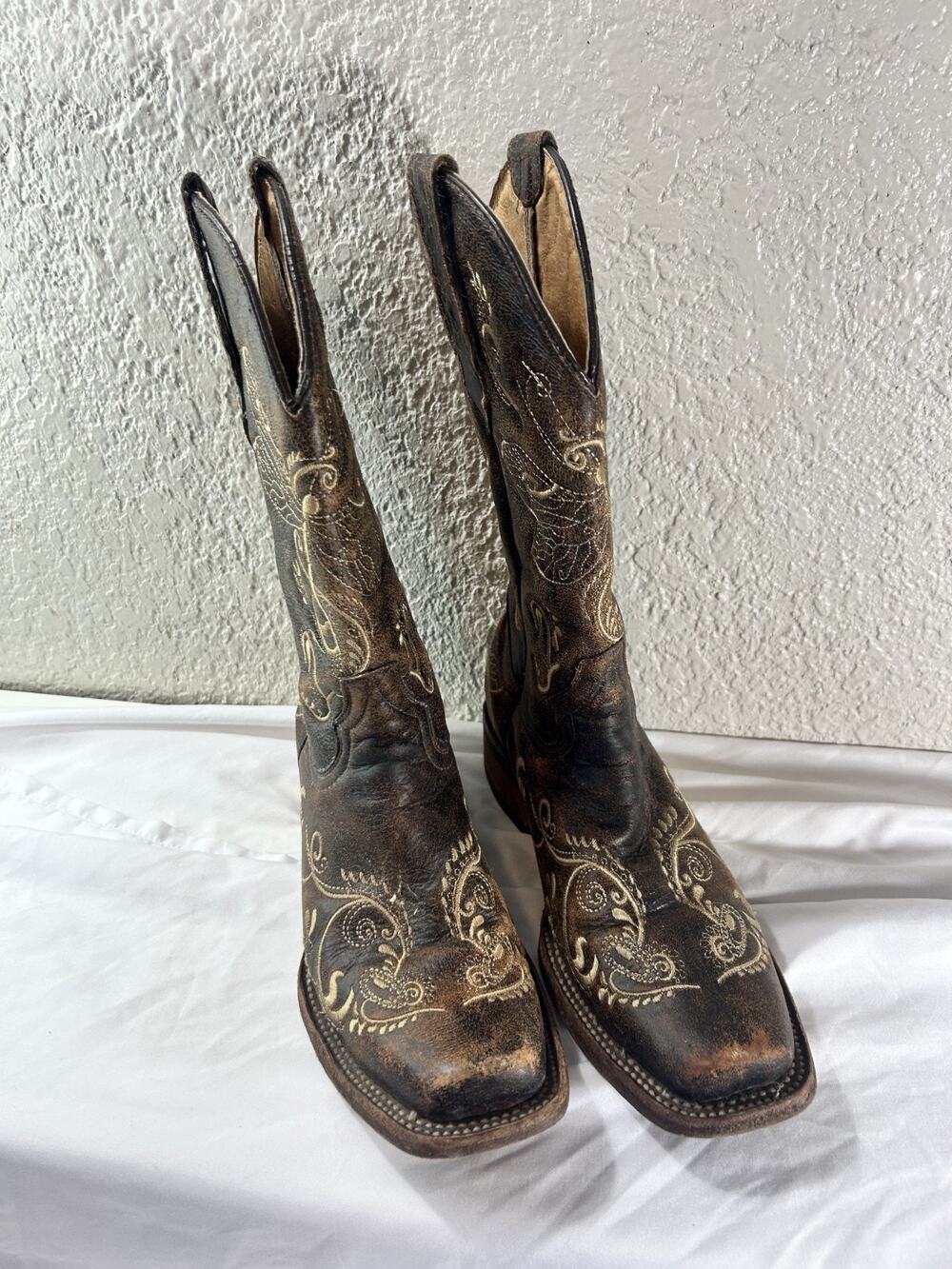 Circle G by Corral Women's Size 8.5M Swirl Embroidered Brown Square Toe Boots